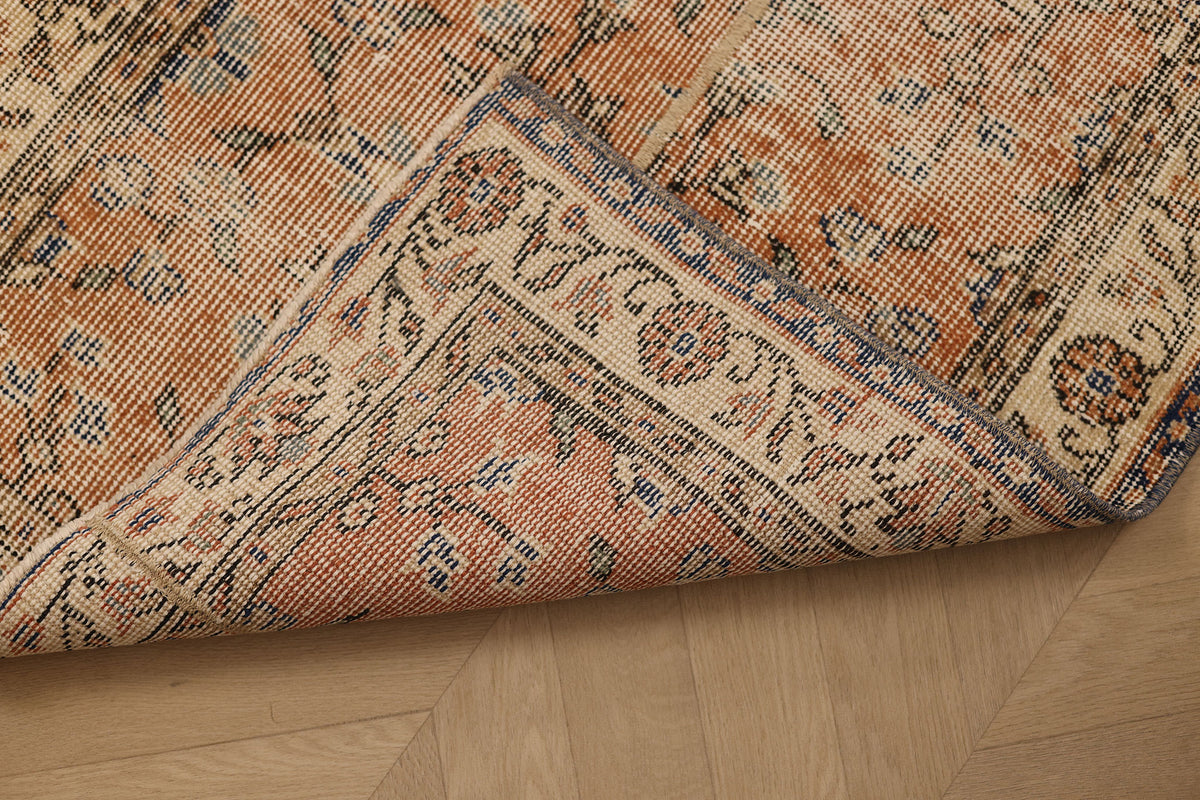 Vintage Isparta Turkish Runner Rug 2x9 ft — Beige & Orange Patchwork