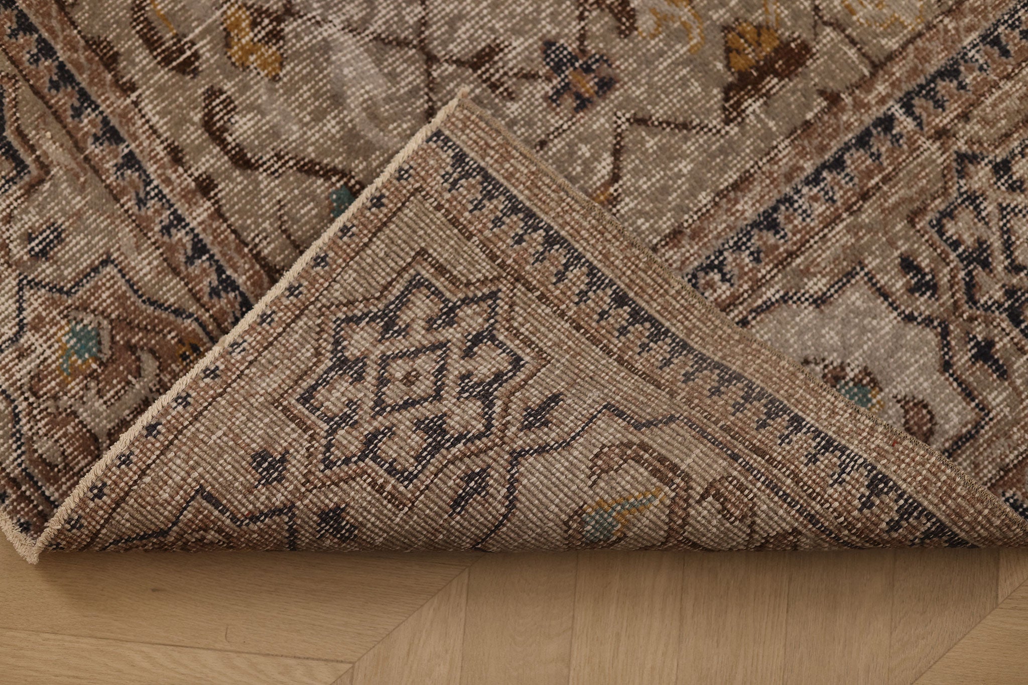 Vintage Isparta Turkish Runner Rug 3x10 ft — Gray Floral