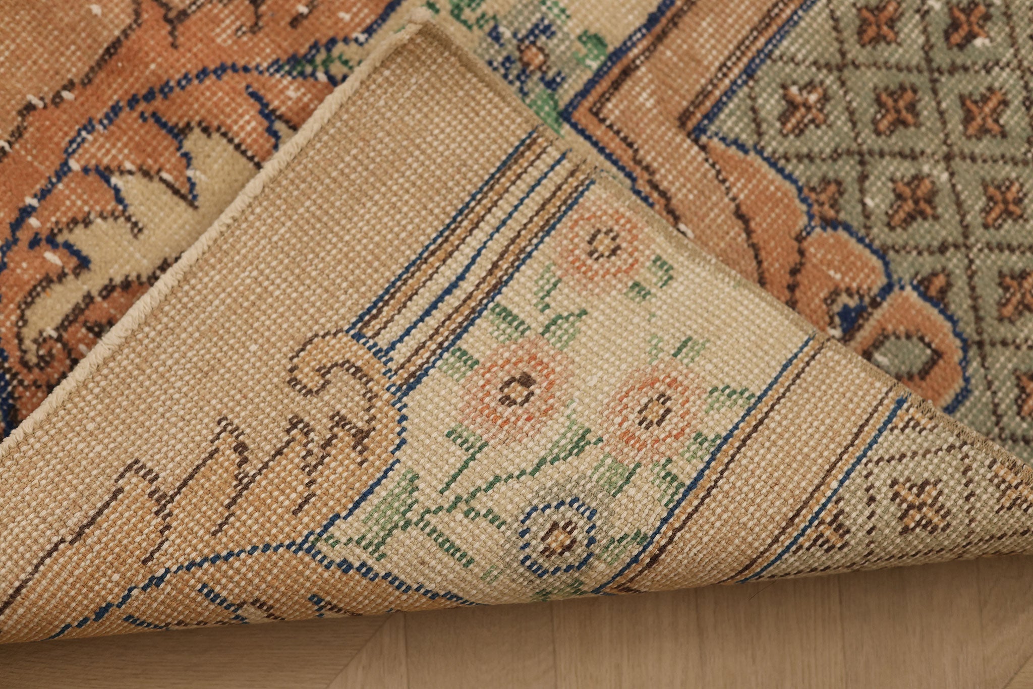 Vintage Isparta Turkish Runner Rug 2x9 ft — Beige Floral