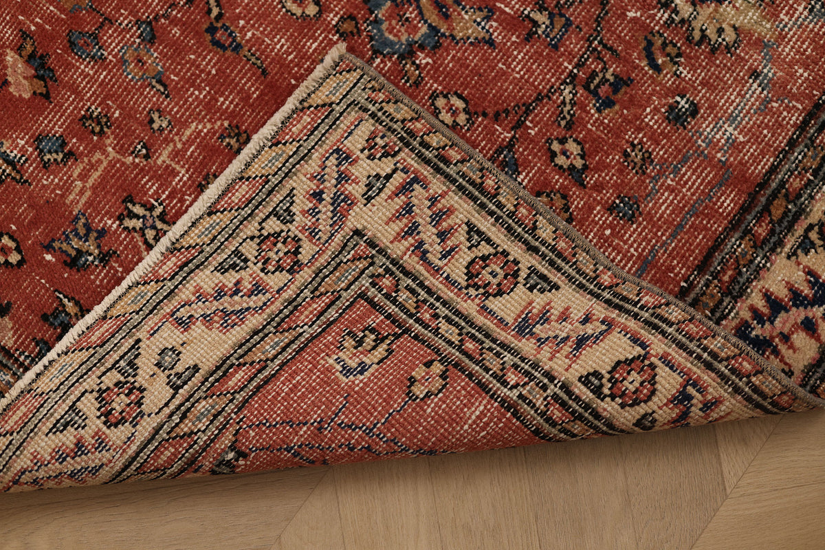 Vintage Isparta Turkish Runner Rug 2x4 ft — Red & Beige Floral