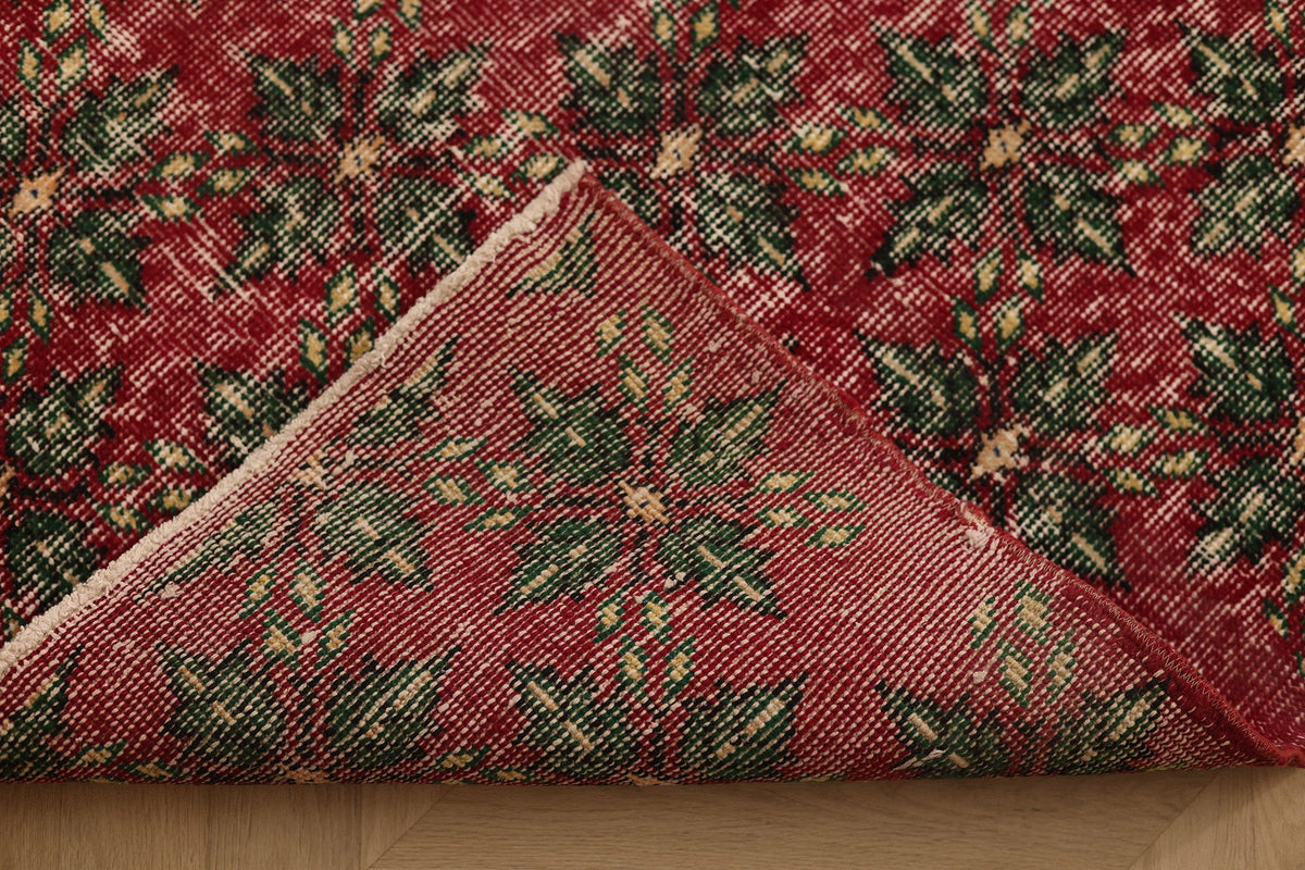 Vintage Isparta Turkish Runner Rug 3x11 ft — Red & Green Floral