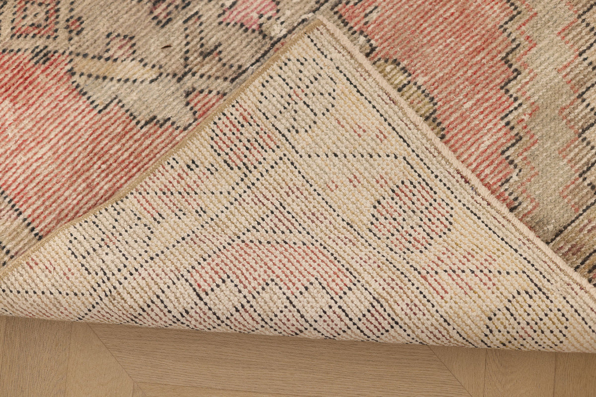 Vintage Niğde Turkish Runner Rug 3x9 ft — Pink & Beige Geometric