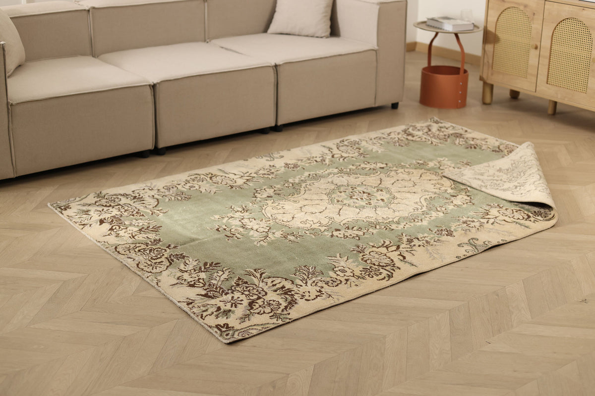 Vintage Isparta Turkish Area Rug 5x8 ft — Green & Beige Floral (No. 28600)