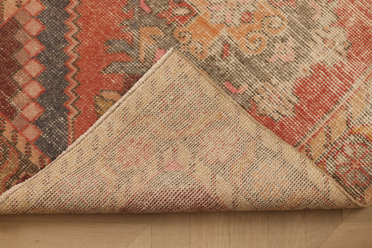 Vintage Niğde Turkish Runner Rug 3x9 ft — Red & Beige Distressed