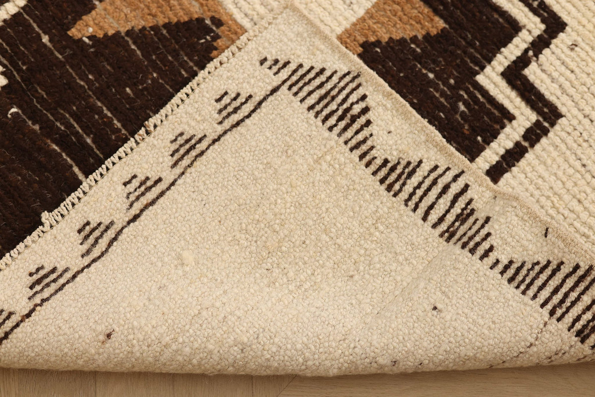Vintage Southeastern Persian Style Runner Rug 4x11 ft — Beige & Brown Geometric