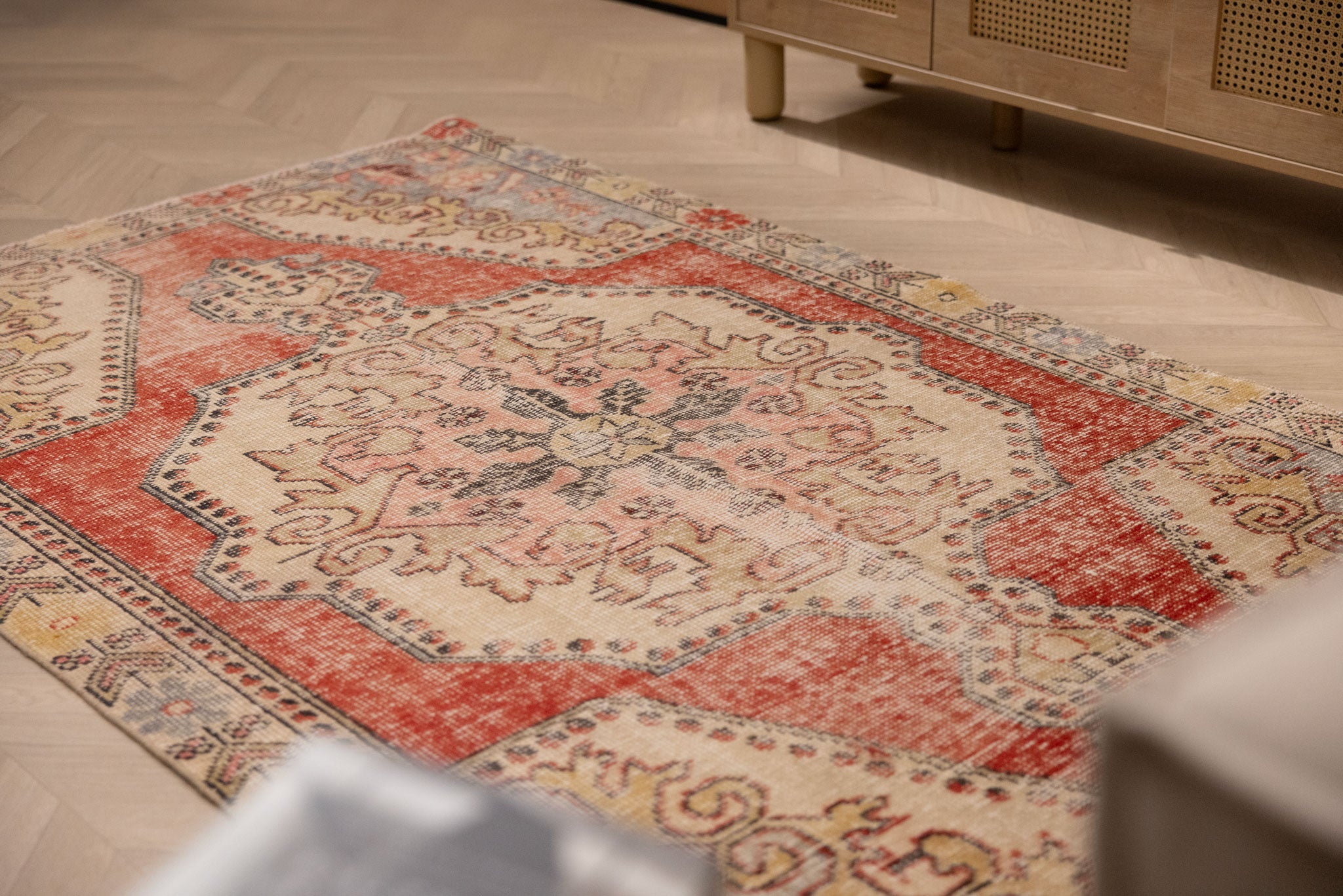 Vintage Nevşehir Turkish Area Rug 4x7 ft — Red & Beige Floral
