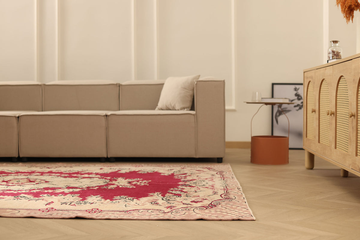 Vintage Isparta Turkish Area Rug 6x9 ft — Red & Beige Floral (No. 33602)