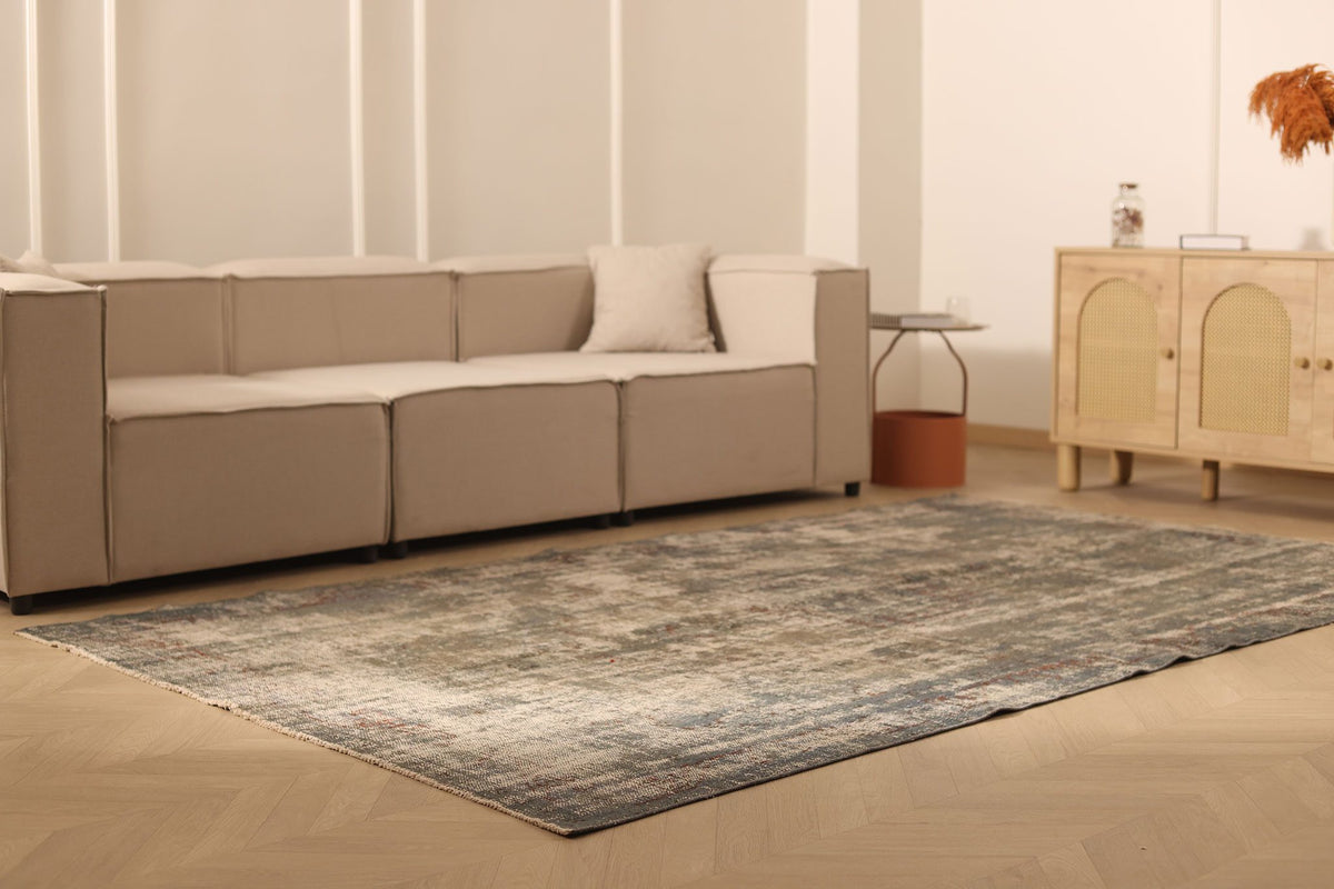 Vintage Manisa Turkish Area Rug 6x10 ft — Gray & Beige Distressed