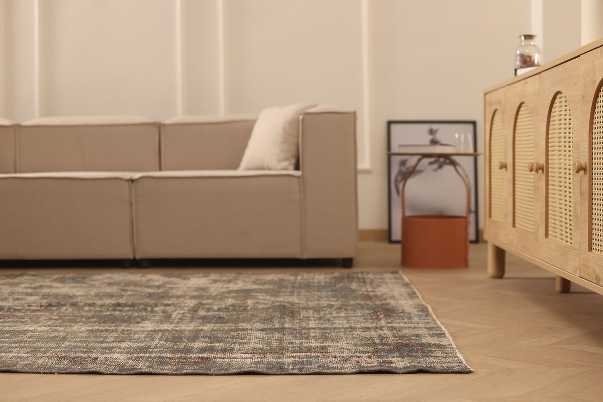 Vintage Manisa Turkish Area Rug 6x10 ft — Gray & Beige Distressed