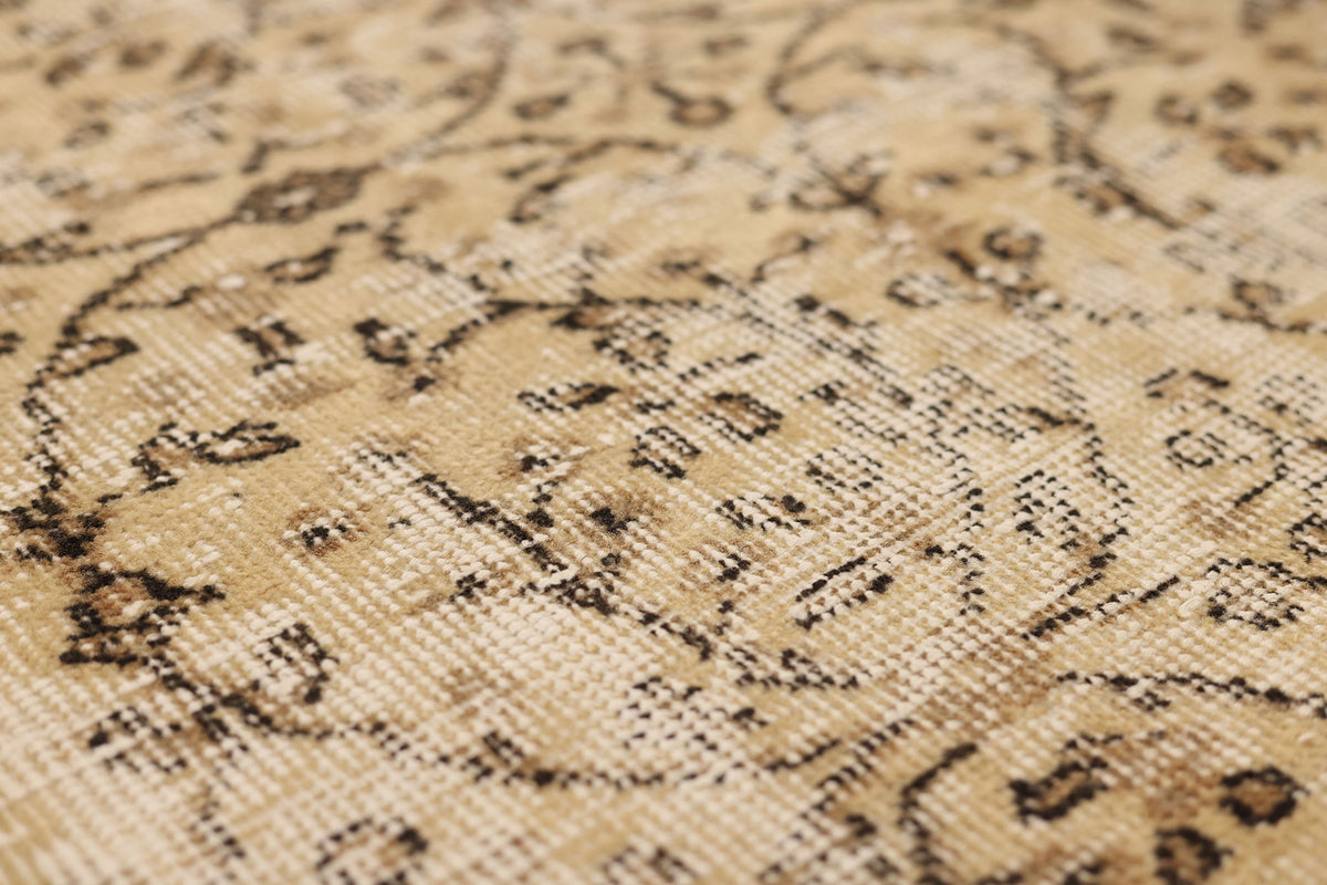 Vintage Isparta Turkish Runner Rug 2x10 ft — Beige Floral