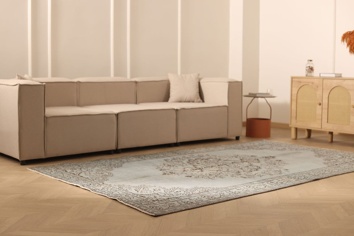 Vintage Manisa Turkish Area Rug 6x10 ft — Gray & Brown Floral