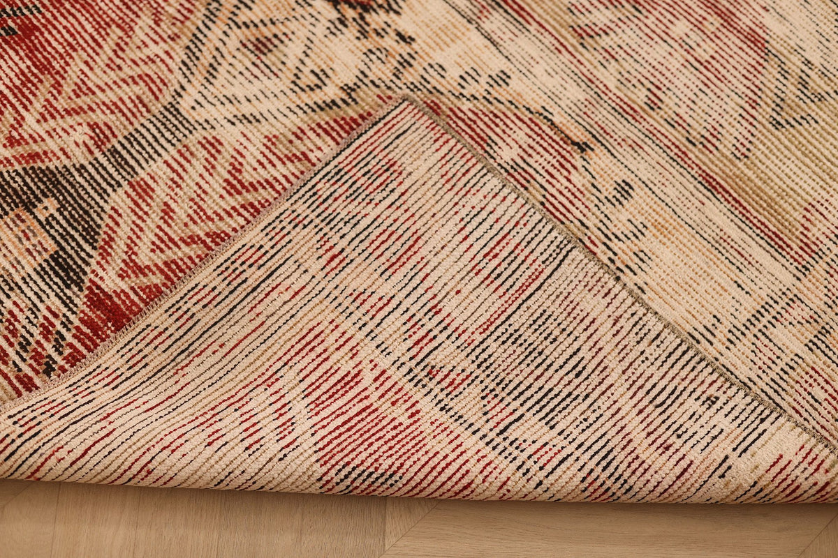Vintage Niğde Turkish Area Rug 5x8 ft — Beige & Red Geometric