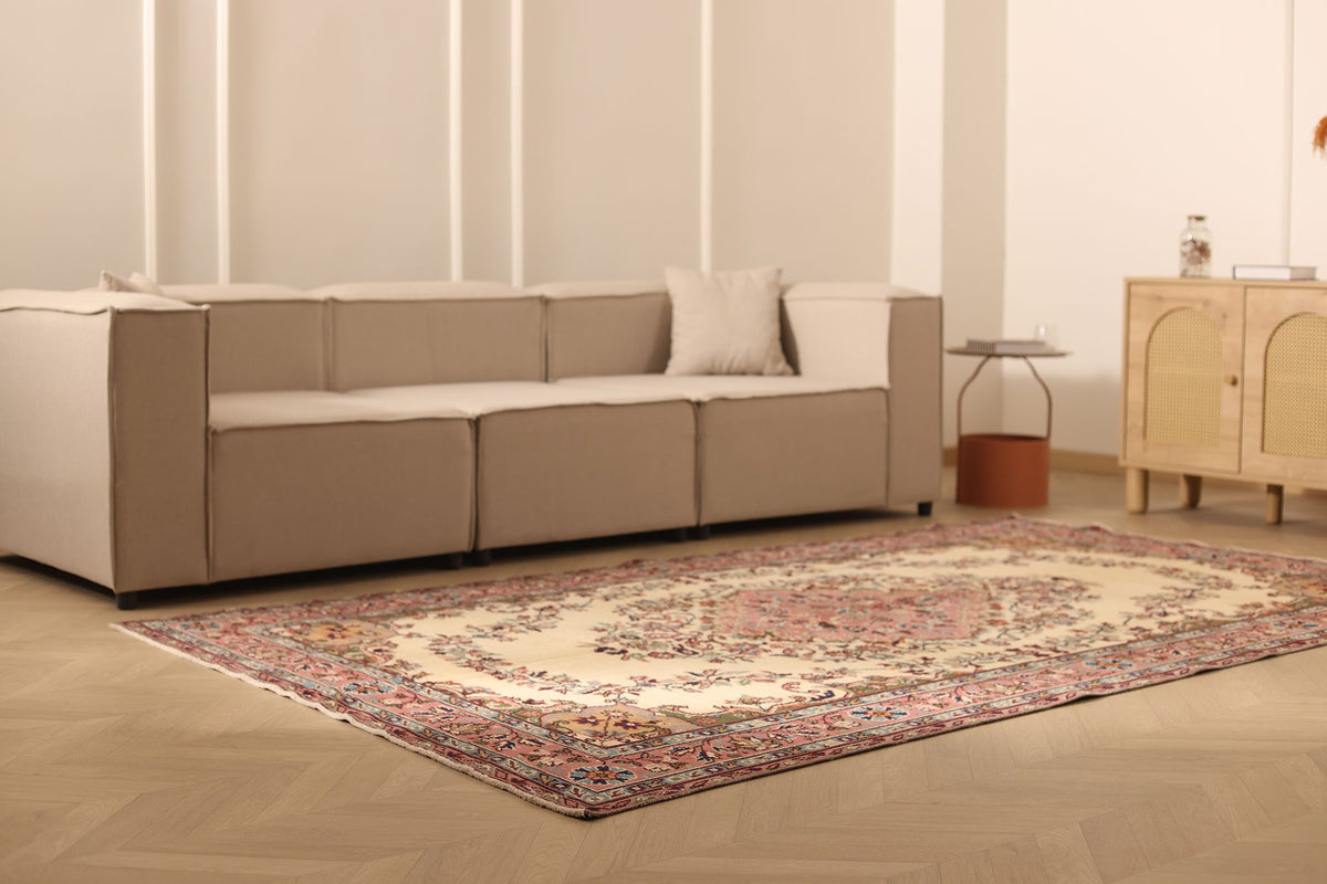 Vintage Isparta Turkish Area Rug 6x10 ft — Beige & Red Floral