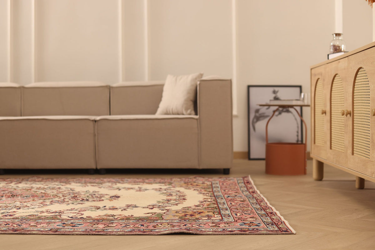 Vintage Isparta Turkish Area Rug 6x10 ft — Beige & Red Floral