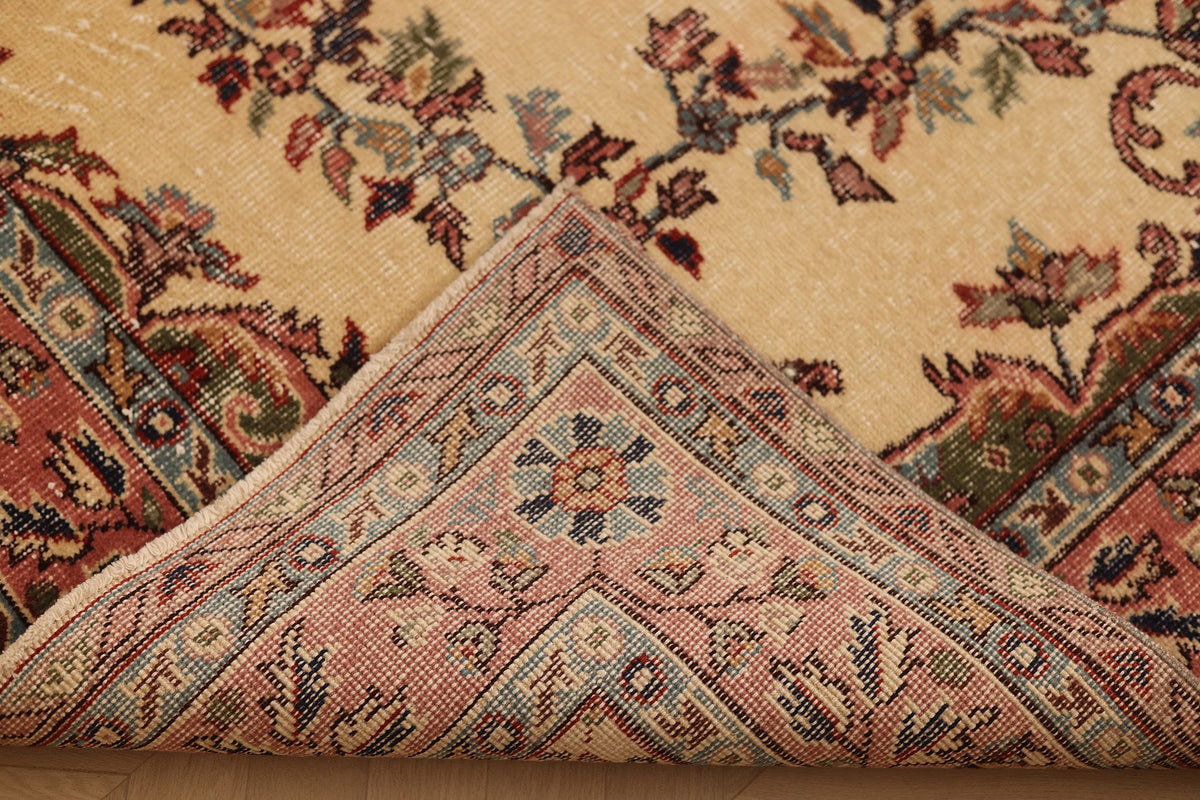 Vintage Isparta Turkish Area Rug 6x10 ft — Beige & Red Floral