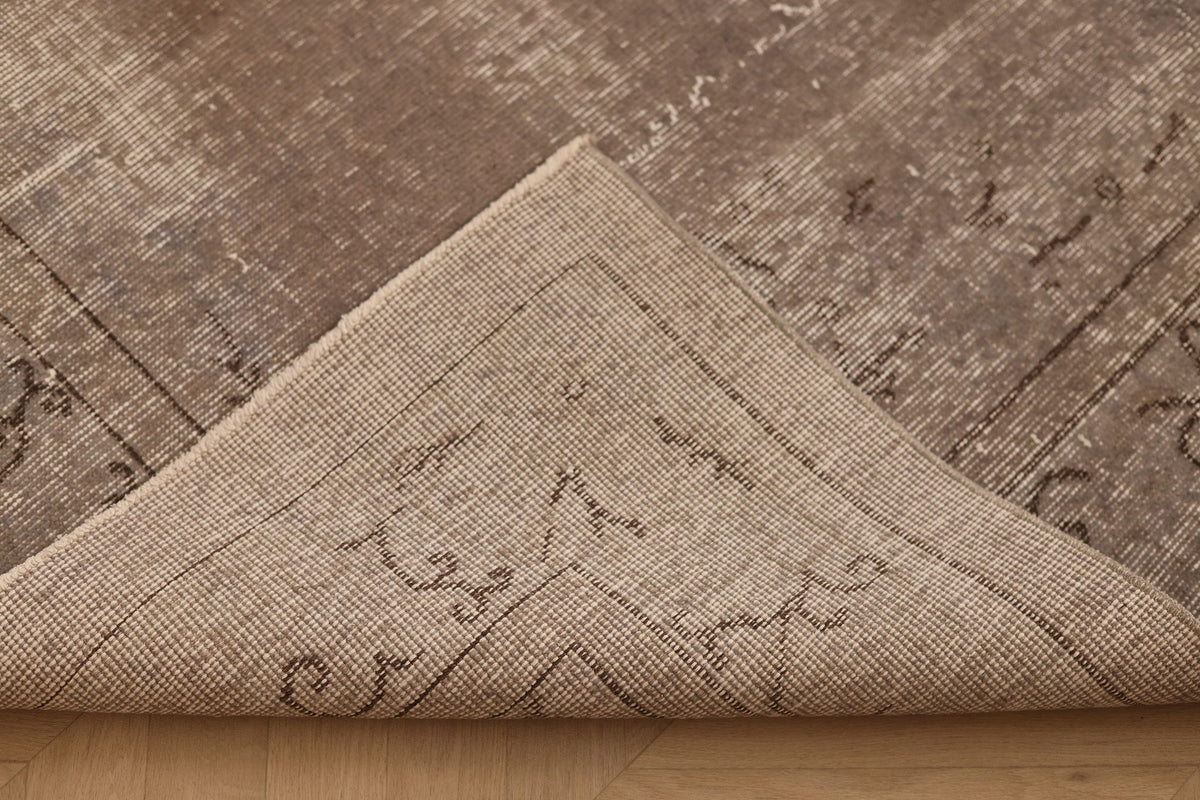 Vintage Isparta Turkish Area Rug 5x9 ft — Gray & Brown Floral