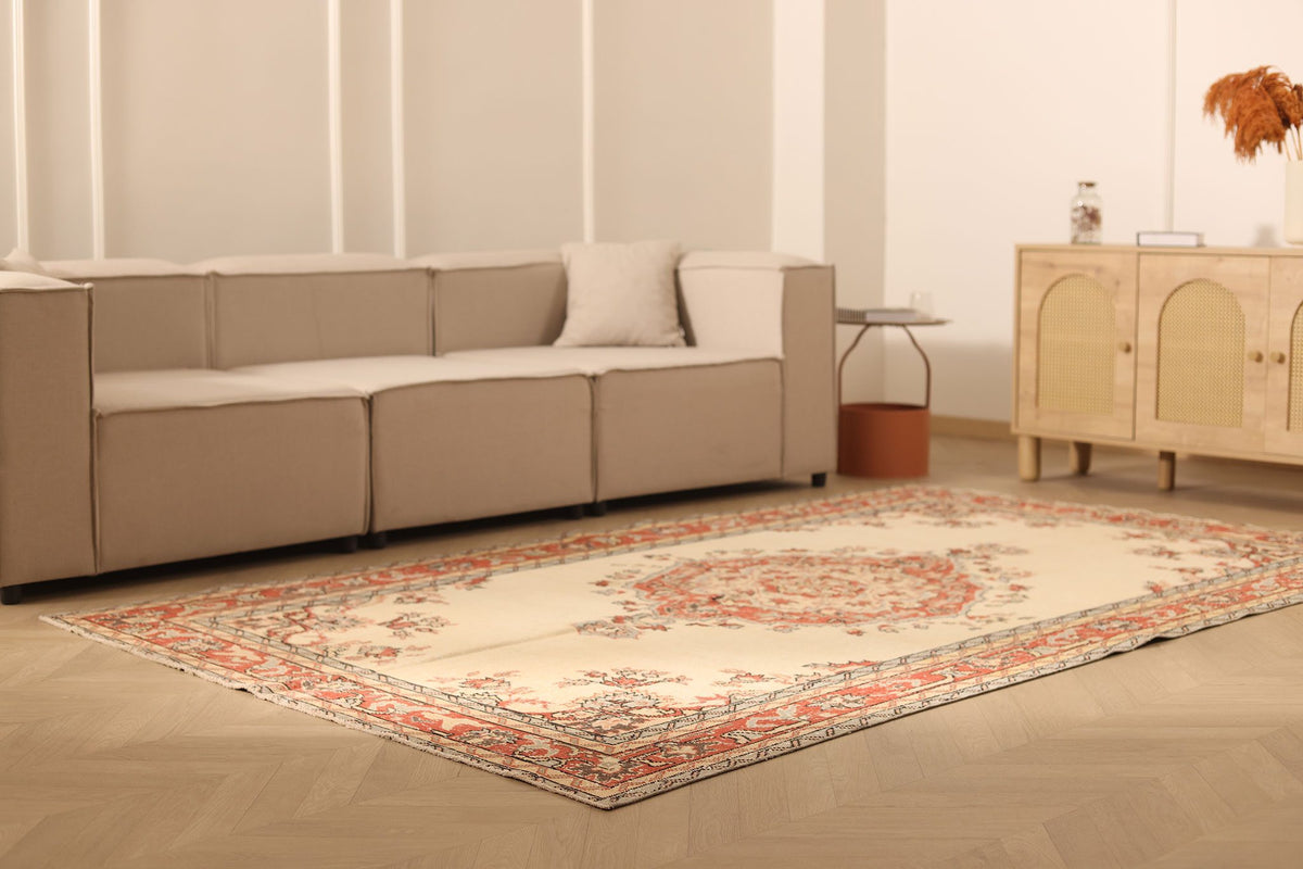 Vintage Isparta Turkish Area Rug 6x10 ft — Beige & Red Floral