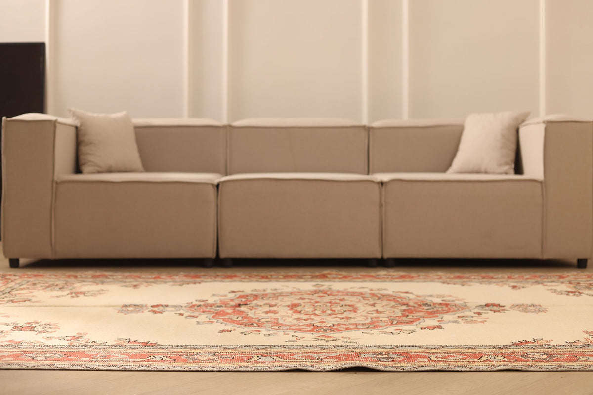 Vintage Isparta Turkish Area Rug 6x10 ft — Beige & Red Floral