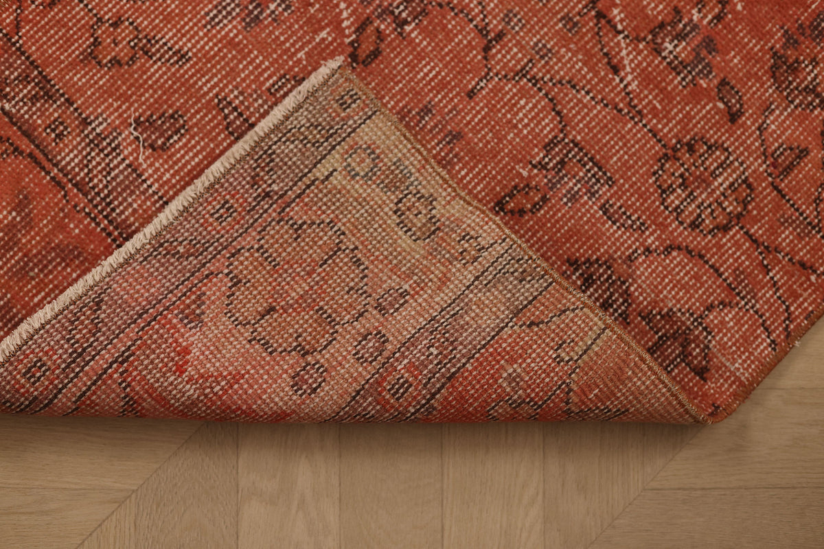 Vintage Isparta Turkish Runner Rug 1x9 ft — Red Floral
