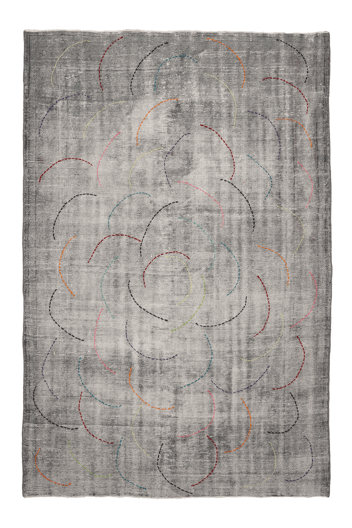Vintage Isparta Turkish Area Rug 6x9 ft — Gray & White Geometric