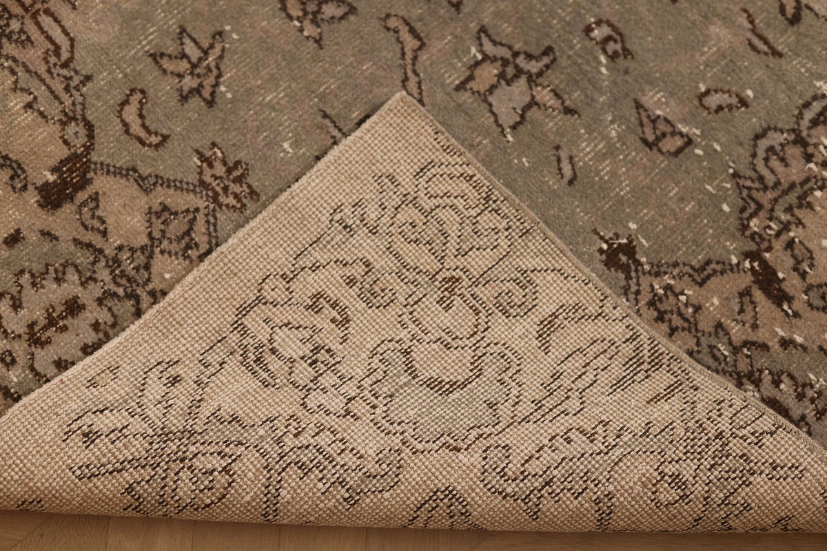 Vintage Isparta Turkish Area Rug 6x10 ft — Beige & Gray Floral