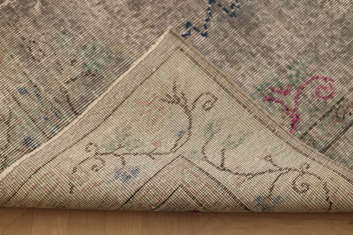 Vintage Isparta Turkish Area Rug 6x9 ft — Gray & Green Floral