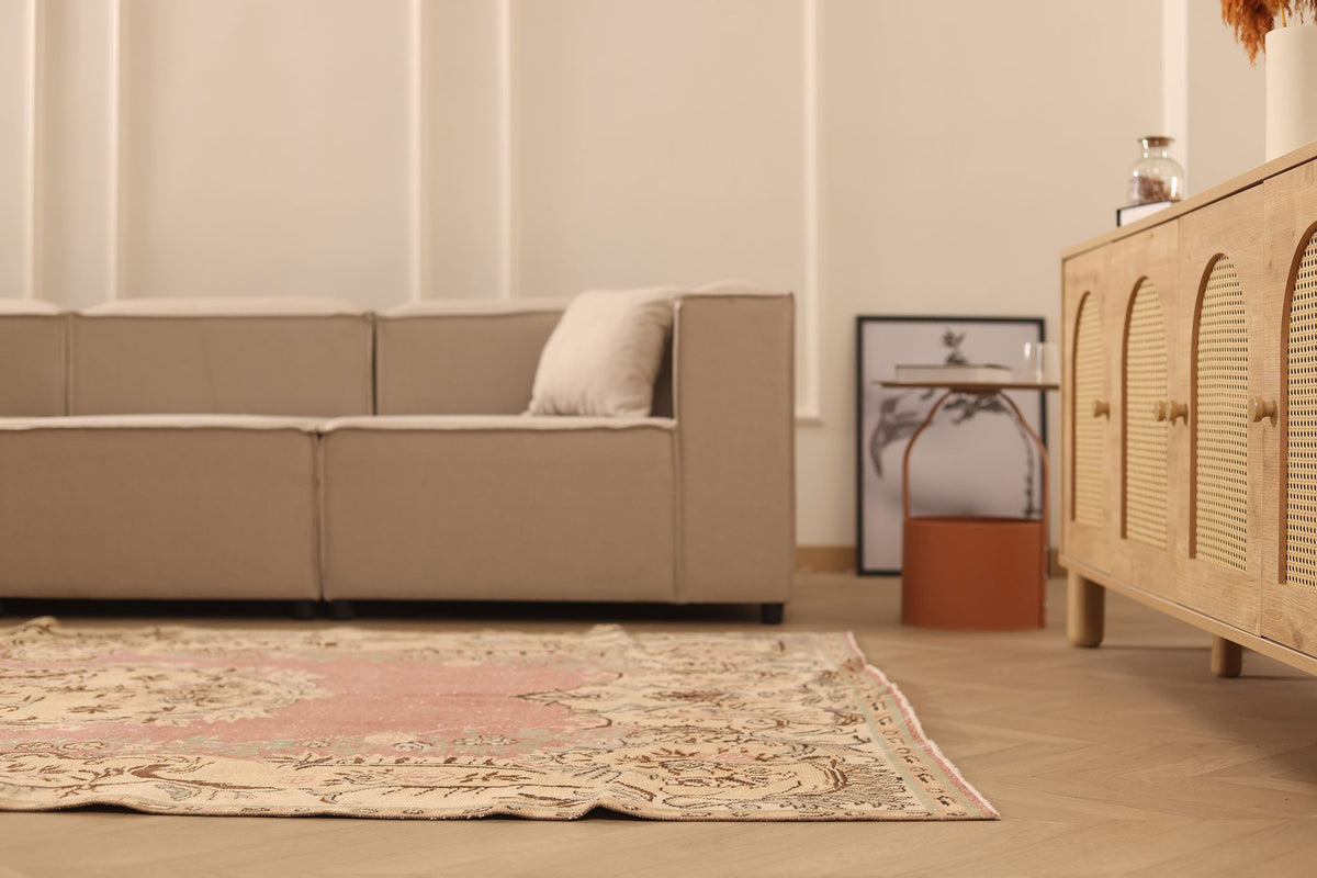 Vintage Isparta Turkish Area Rug 6x10 ft — Pink & Beige Floral