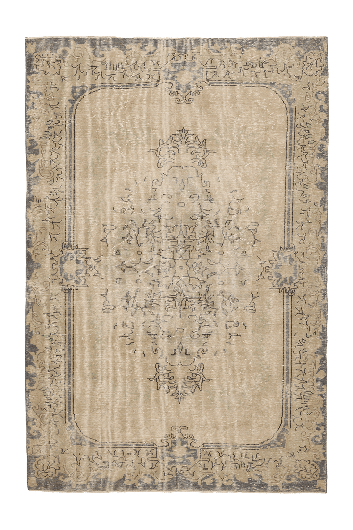 Vintage Isparta Turkish Area Rug 6x9 ft — Beige & Gray Floral