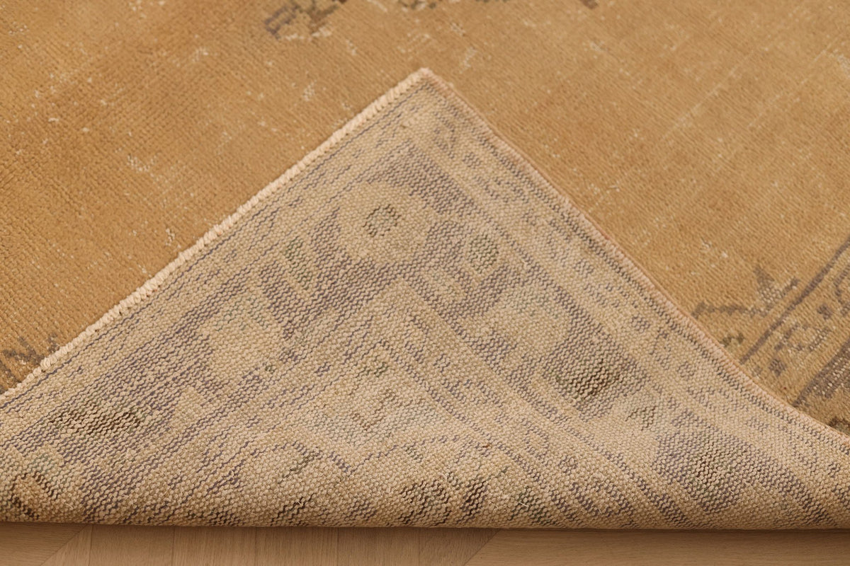 Vintage Isparta Turkish Area Rug 6x9 ft — Beige & Gray Floral