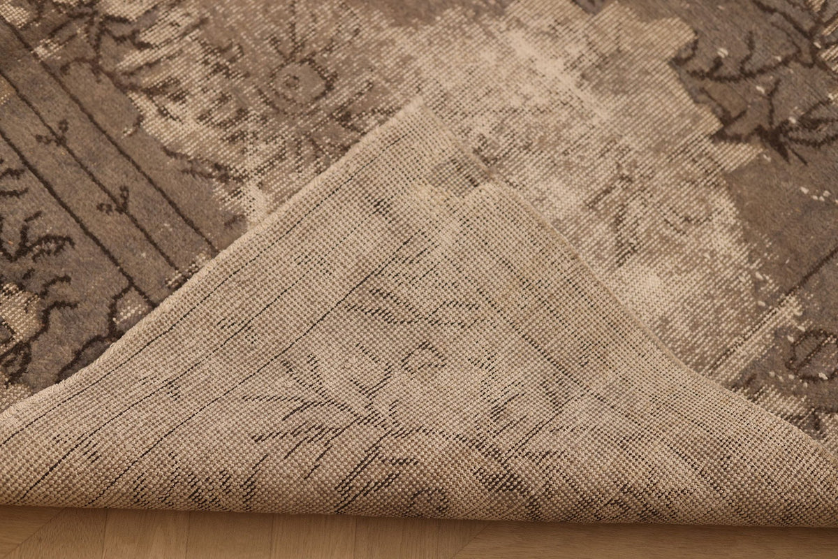 Vintage Isparta Turkish Area Rug 6x10 ft — Gray & Beige Floral