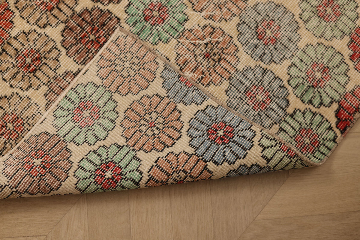 Vintage Isparta Turkish Runner Rug 2x9 ft — Beige & Pink Floral