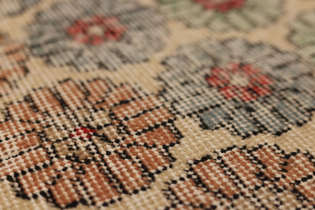 Vintage Isparta Turkish Runner Rug 2x9 ft — Beige & Pink Floral