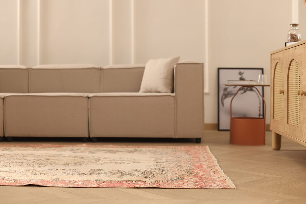 Vintage Isparta Turkish Area Rug 5x9 ft — Beige & Red Floral