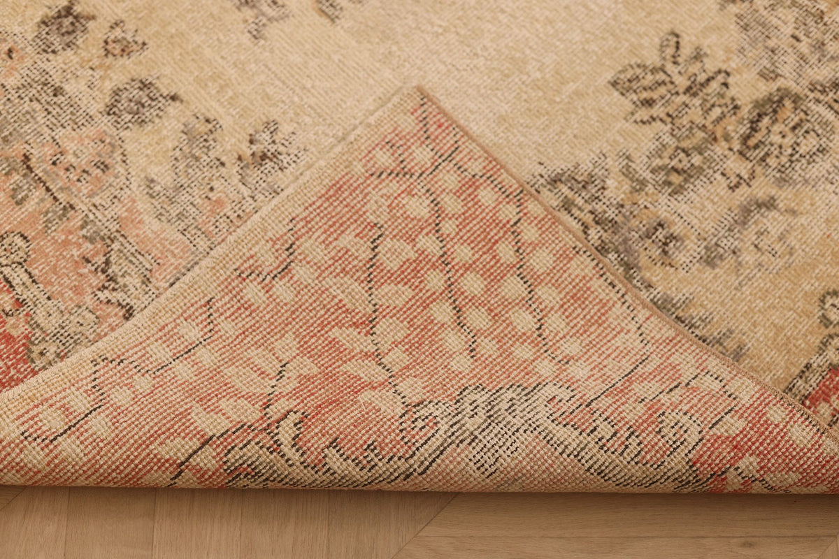 Vintage Isparta Turkish Area Rug 5x9 ft — Beige & Red Floral