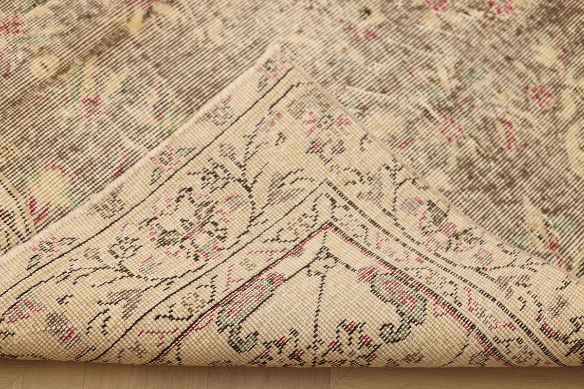 Vintage Isparta Turkish Area Rug 5x9 ft — Beige & Brown Floral
