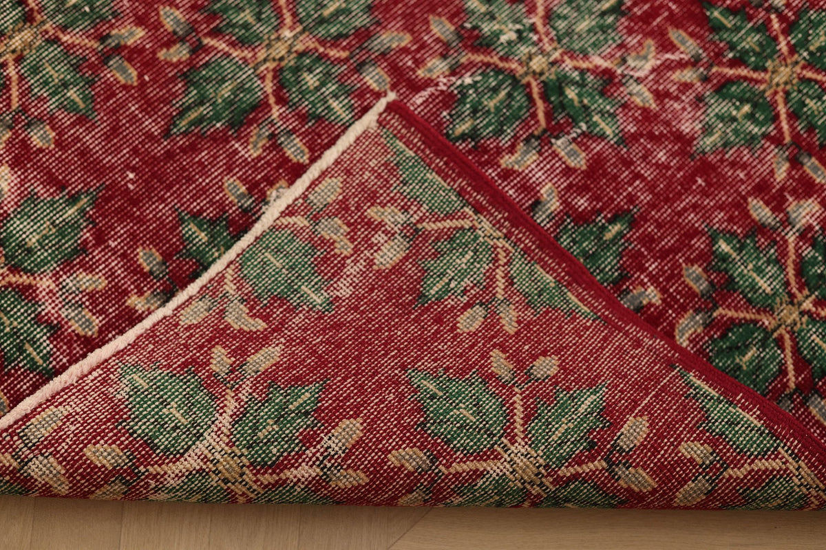 Vintage Isparta Turkish Area Rug 6x9 ft — Red & Green Floral