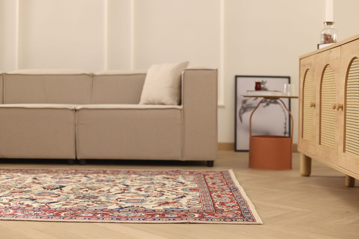 Vintage Isparta Turkish Area Rug 5x8 ft — Beige & Red Floral