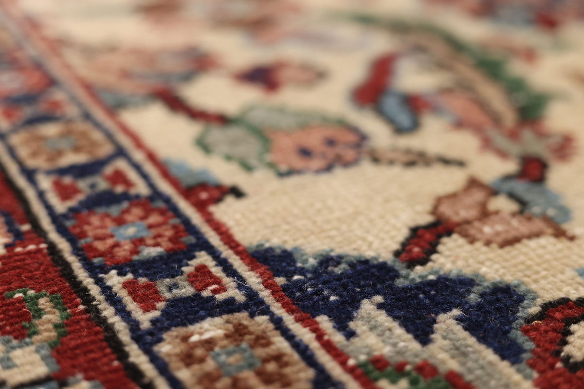 Vintage Isparta Turkish Area Rug 5x8 ft — Beige & Red Floral