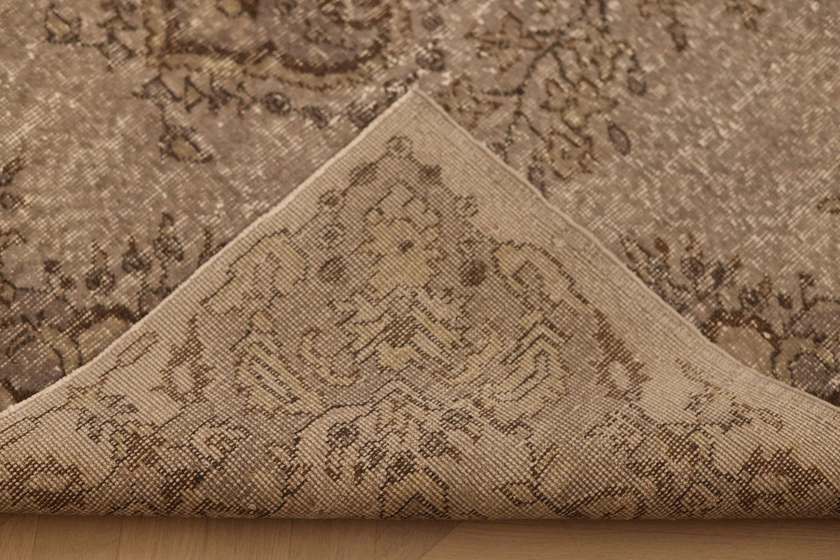 Vintage Isparta Turkish Area Rug 6x9 ft — Beige & Gray Floral