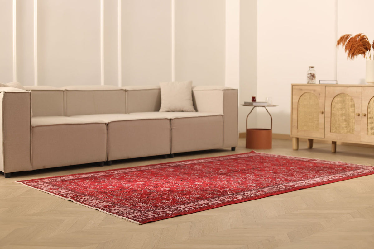 Vintage Isparta Turkish Area Rug 5x9 ft — Red Floral