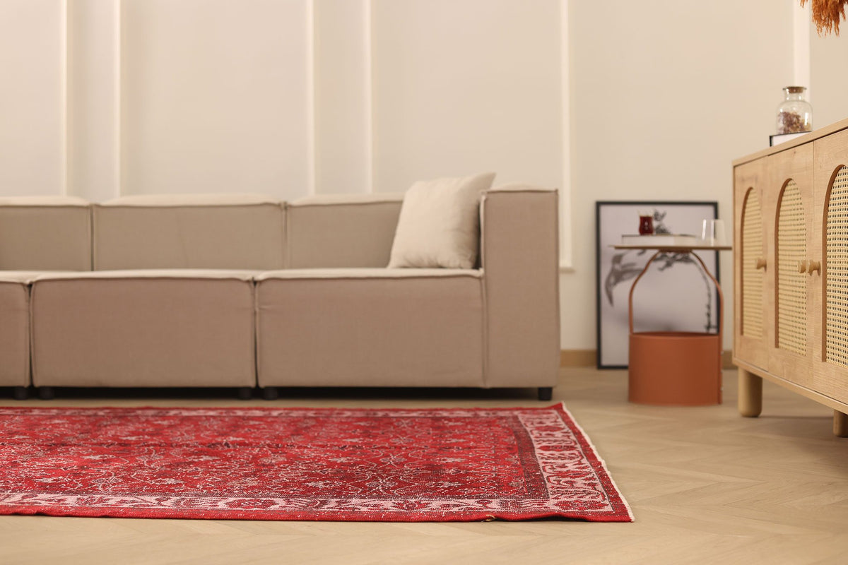 Vintage Isparta Turkish Area Rug 5x9 ft — Red Floral