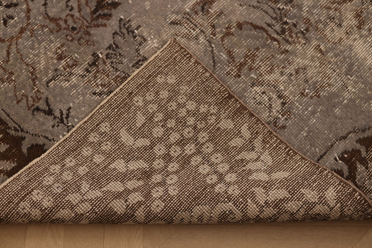 Vintage Isparta Turkish Area Rug 6x10 ft — Gray & Brown Floral