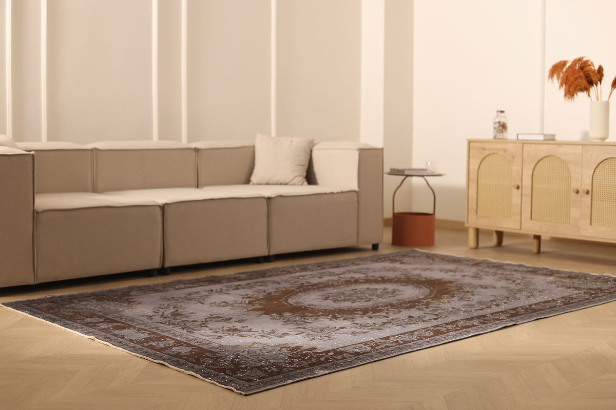 Vintage Isparta Turkish Area Rug 6x10 ft — Gray & Brown Floral