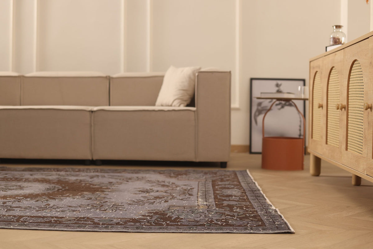 Vintage Isparta Turkish Area Rug 6x10 ft — Gray & Brown Floral