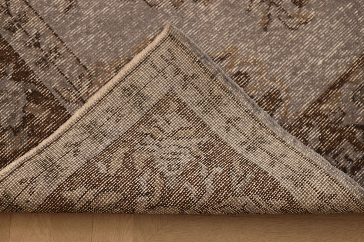 Vintage Isparta Turkish Area Rug 6x10 ft — Gray & Brown Floral