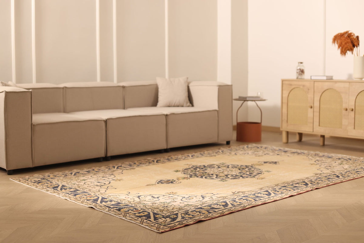Vintage Isparta Turkish Area Rug 6x10 ft — Beige & Gray Floral