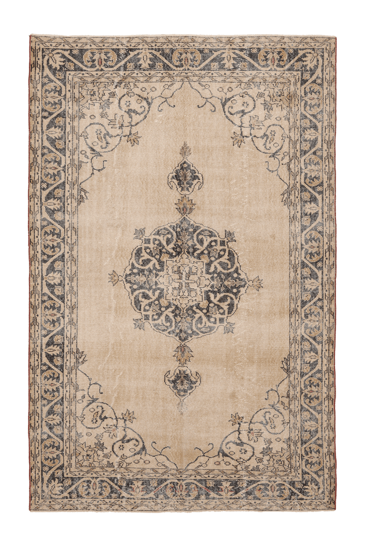 Vintage Isparta Turkish Area Rug 6x10 ft — Beige & Gray Floral