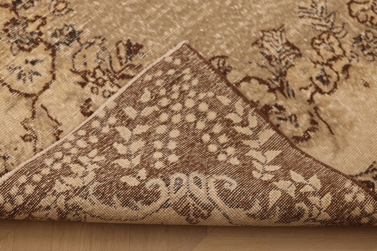 Vintage Isparta Turkish Area Rug 5x9 ft — Beige & Brown Floral