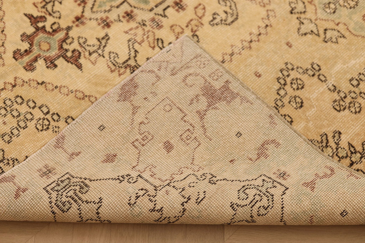 Vintage Isparta Turkish Area Rug 5x9 ft — Beige & Green Floral