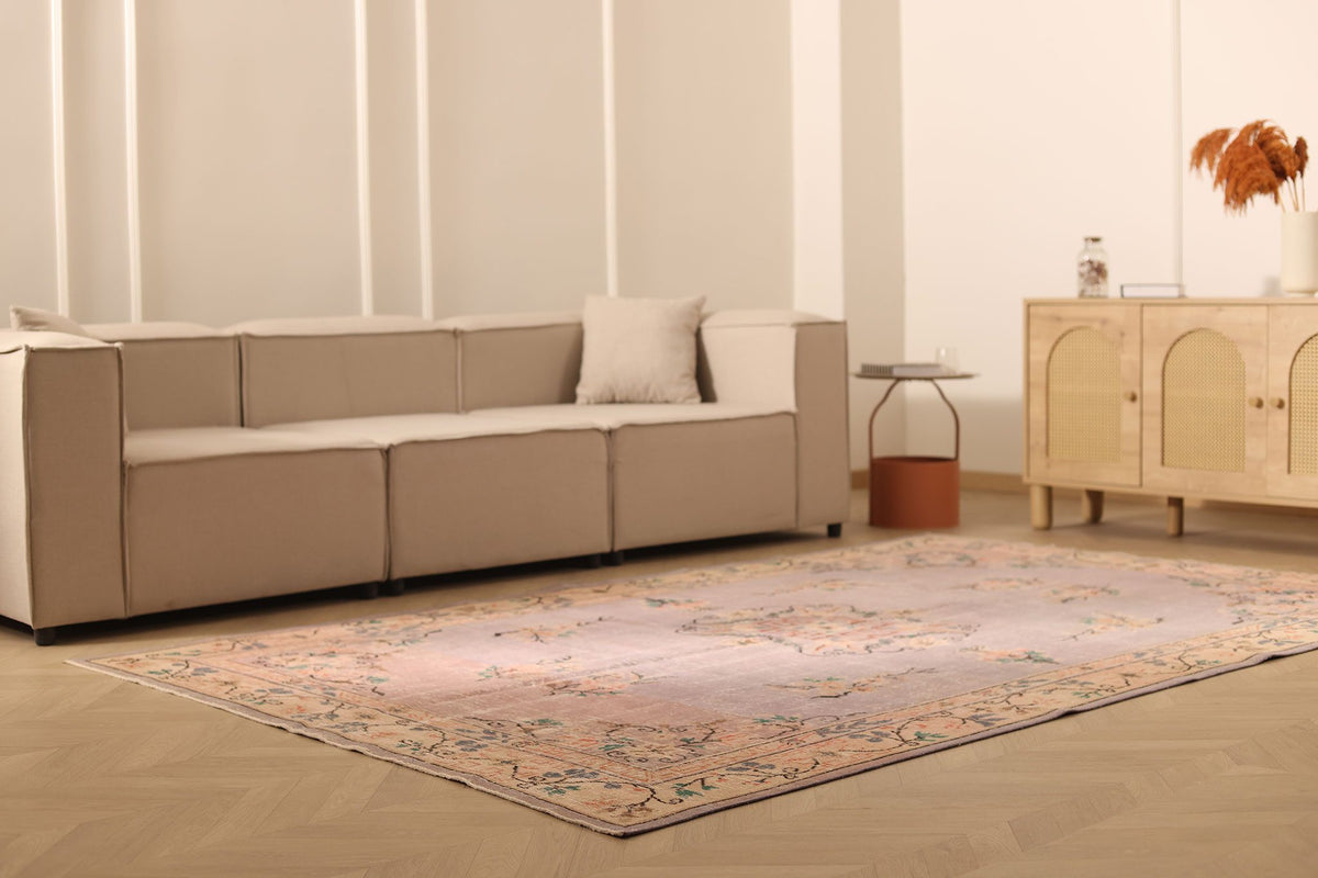 Vintage Isparta Turkish Area Rug 6x10 ft — Gray & Beige Floral